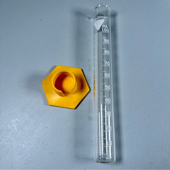 VTG ValueWare Glass 100ml Single Scale Graduated Cylinder Hex Base - Picture 2 of 4